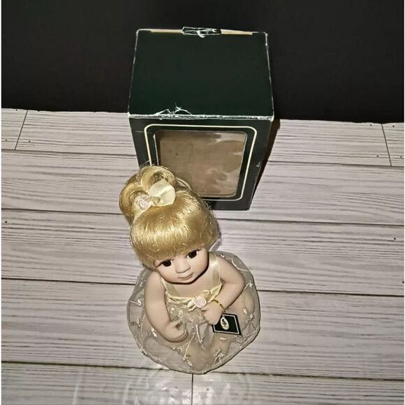 Geppeddo Porcelain Collectible Doll Taci Mini Ballerina Blonde Hair 6"in w Box - Picture 2 of 13